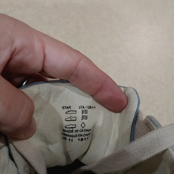 Taos Footwear Star size 11 lace up sneakers - Picture 7 of 11